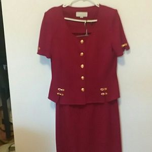 Gorgeous designer St John sweater suit